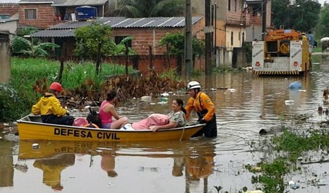 Defesa Civil desocupa 300 casas em Angra dos Reis