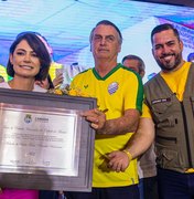 Leonardo Dias entrega Título de Cidadã Honorária de Maceió à Michelle Bolsonaro
