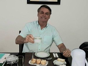 'Estou bem, viverei por muito tempo', diz presidente Bolsonaro