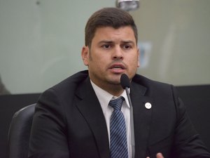 Fora da eleição, Jairzinho Lira cede bases eleitorais para Marcelo Victor