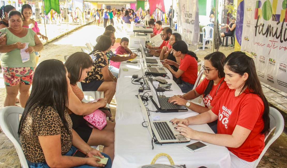 Programa Assistência Com Você realiza edição especial em Penedo para alunos e alunas da EJA