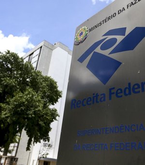 Medidas trabalhistas para manter empregos serão anunciadas, diz Bolsonaro
