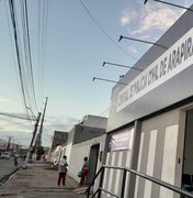 Homem é detido acusado de agredir policial e causar desordem no Lago da Perucaba