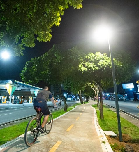 Ciclovia da Avenida Fernandes Lima receberá mil postes com LED