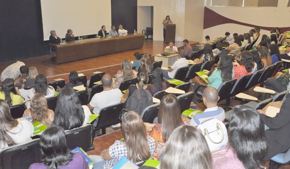 Primeiros servidores da Ebserh foram empossados no Hospital Universitário