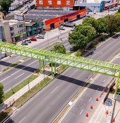 Instalação de passarela interdita trecho da Av. Durval de Góes Monteiro no sábado (18)
