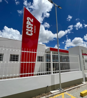 Populares imobilizam suspeito de tentar invadir residências em Penedo e acionam a PM