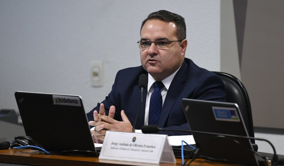 Bolsonaro nomeia Jorge Oliveira para vaga de ministro do TCU