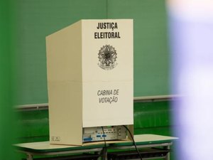 Pode entrar outra pessoa na cabine de votação? Saiba mais aqui