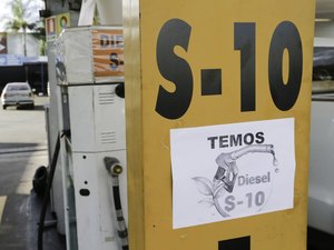 Petrobras reduz preço do diesel nas refinarias em R$ 0,08