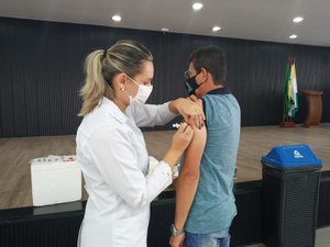 Motoristas e funcionários do Cerest são alvo de ação preventiva à saúde em Arapiraca