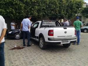 Filho da secretária de Cultura de Arapiraca é assassinado dentro de veículo