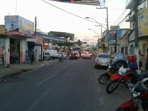 Homem furta produtos de loja de bicicleta no centro de Arapiraca