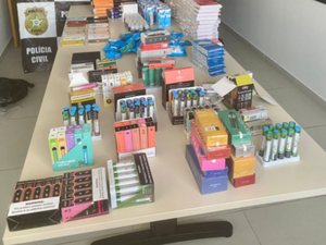 Loja de celulares e cigarros eletrônicos irregulares é fechada durante operação da Polícia Civil