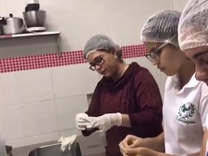 Alunos de gastronomia se mobilizam para ajudar desabrigados das chuvas em AL