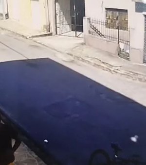 Homem tenta estuprar comerciante após anunciar assalto em loja na cidade de São Sebastião