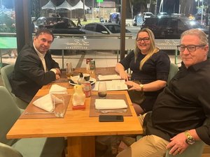 Com prefeito cassado, líder da oposição no Passo se reúne com Calheiros e Luciano Barbosa