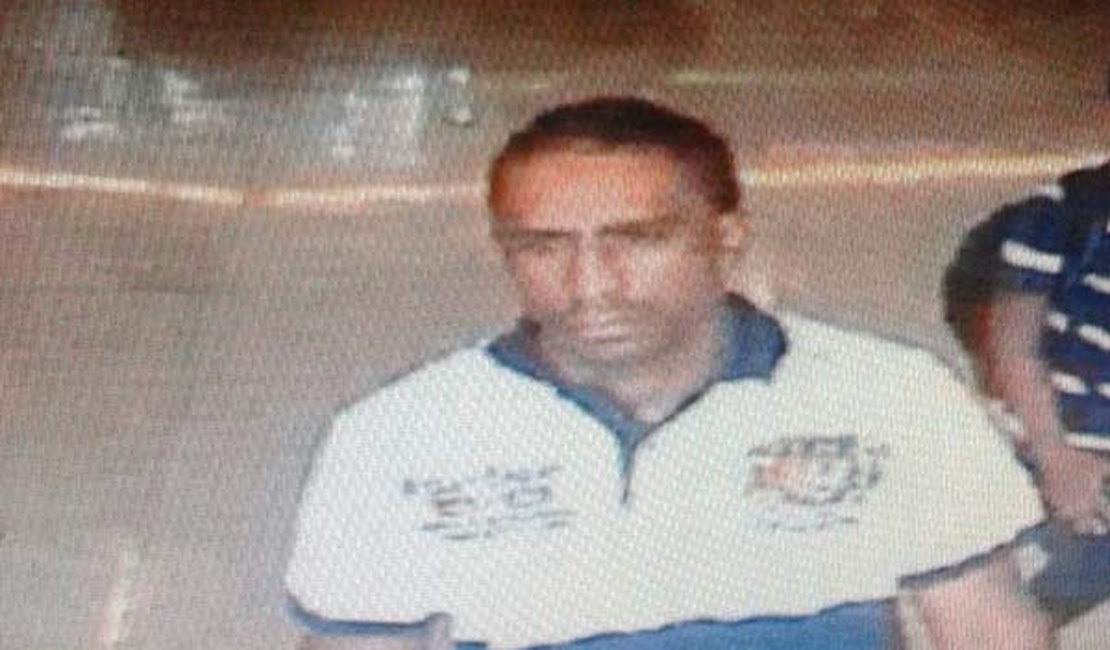 Polícia procura homem que comandou furto em shoppings