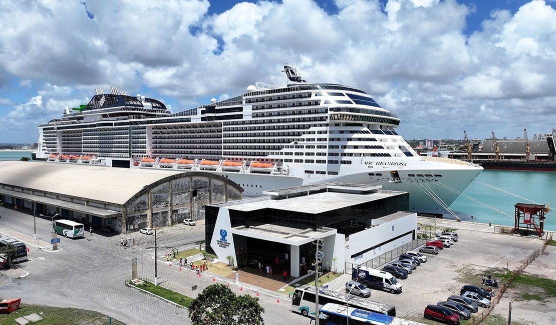 Porto de Maceió inicia temporada de cruzeiros 25/26 nesta quarta-feira (19) com a chegada do Costa Favolosa