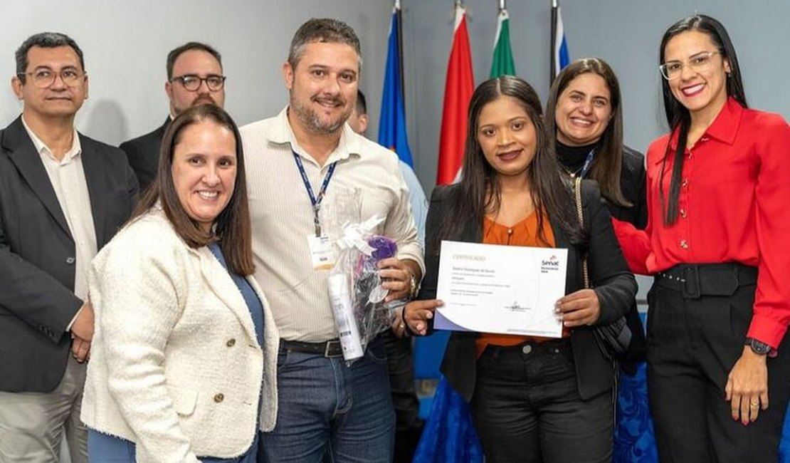 Mulheres vítimas de violência recebem capacitação profissional em Santana do Ipanema