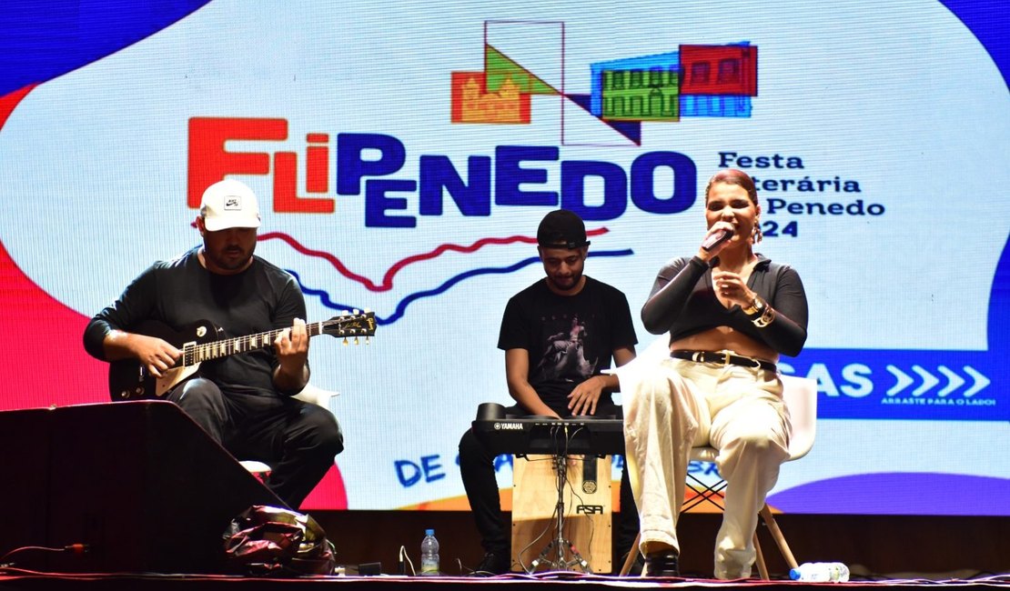 [Vídeo] FliPenedo reúne talentos locais e atração nacional em apresentações no Largo São Gonçalo