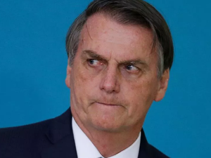 Bolsonaro sobre helicóptero com parentes: 'ia negar?'