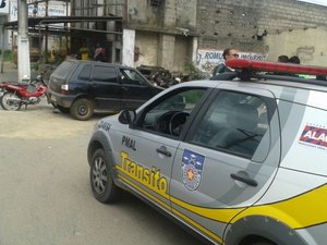 Colisão entre moto e carro deixa um homem ferido em Arapiraca