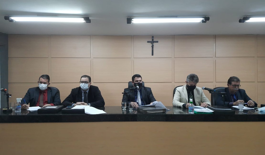 Thiago ML solicita ao prefeito Luciano Barbosa a revisão da tabela dos servidores da educação