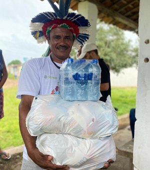 Prefeitura de Traipu leva cestas básicas, água e colchões para comunidade indígena Aconã