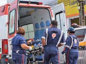 Briga de bar acaba com jovem baleado no Centro de Coqueiro Seco