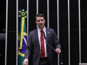 Deputado Daniel Barbosa enaltece personalidades alagoanas em artigo sobre o Dia Internacional da Mulher