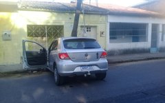 Acidente aconteceu na rua Maurício Pereira