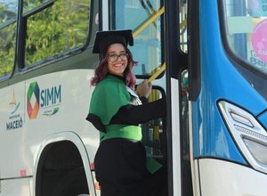 Profissional da saúde relata importância do transporte coletivo para sua formação
