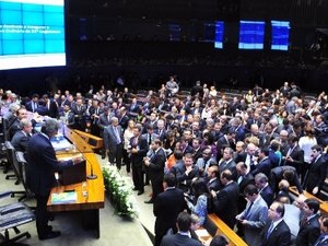 Após recesso, Congresso vai avaliar projetos contra a crise e impeachment