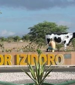Prefeitura de Major Izidoro entrega cartões Cria e cestas nutricionais para famílias beneficiadas