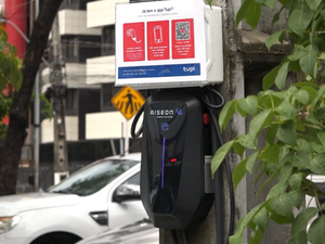 [Vídeo] Uso de postes de iluminação para recarga elétrica preocupa especialistas em Maceió