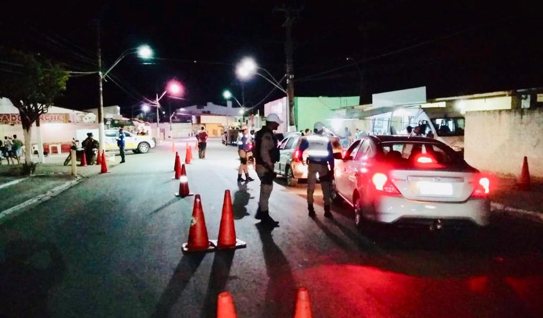 Lei Seca prende dois motoristas embriagados na Festa da Natureza, em Murici