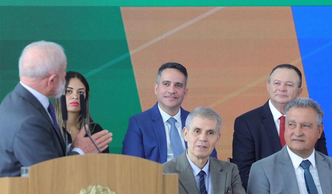 Durante cerimônia no Planalto, Paulo Dantas enfatiza avanços de Alagoas e apoia a CNH do Brasil
