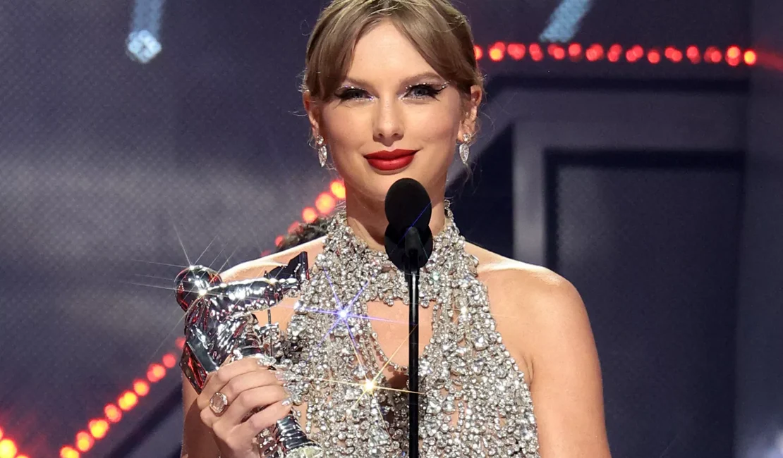 Taylor Swift anuncia “Midnights”, seu novo álbum de estúdio