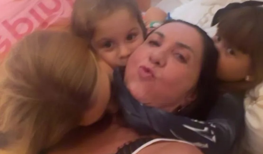 Mãe de Virginia recebe visita dos netos no hospital após acidente