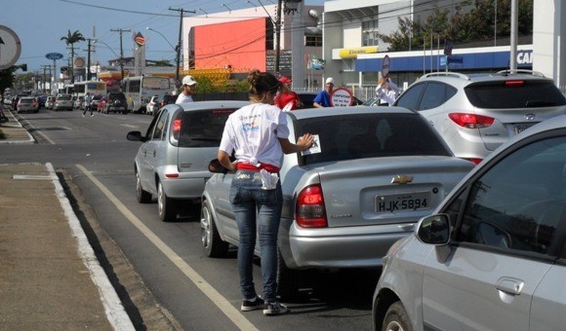 Detran alerta proprietários de veículos sobre plotagens