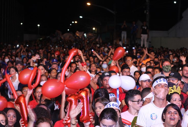 Uma concentração política jamais vista em Messias; cerca de quatro mil pessoas foram ao Jarbas Maya para ouvir Adelmo Júnior