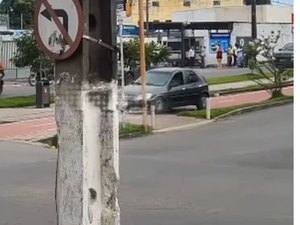 Motorista é flagrado dirigindo carro na Ciclovia do Trabalhador, em Arapiraca