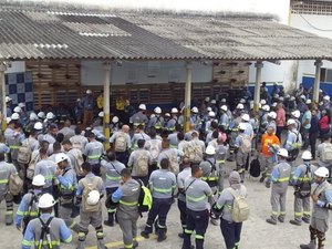 Agentes ministram palestra sobre segurança no trânsito
