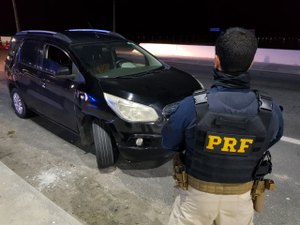 Em Alagoas, PRF prende três suspeitos de cometer crimes em BRs do Estado