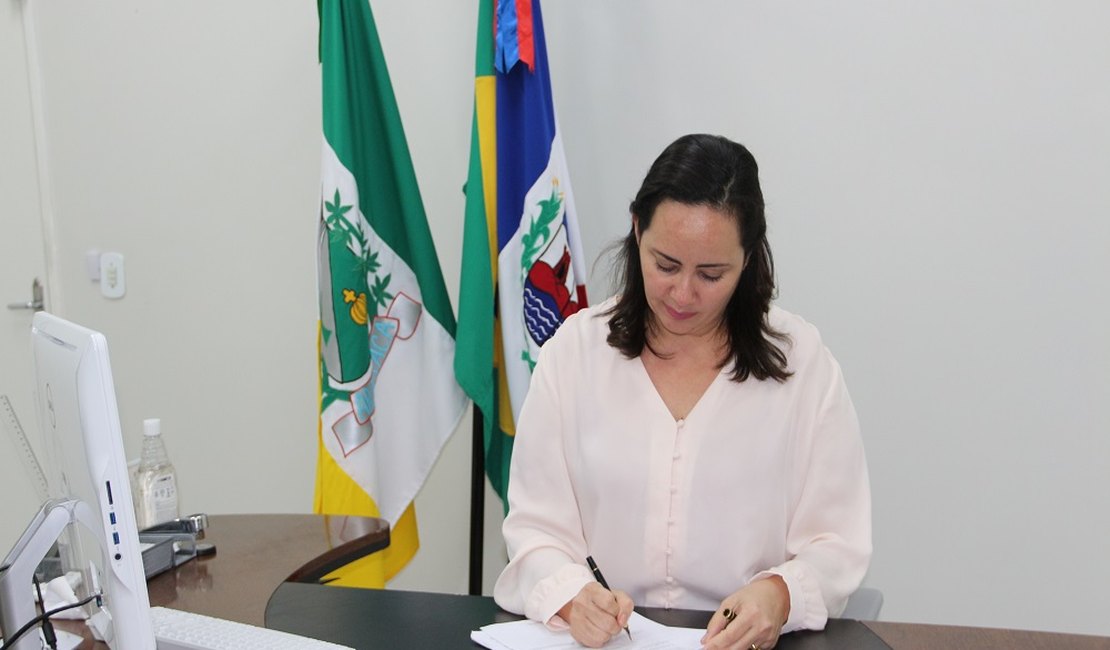 Fabiana Pessoa nomeia os três primeiros secretários da sua gestão