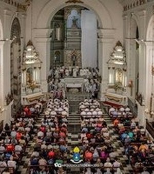 Igrejas católicas permanecem fechadas até elaboração de estudo próprio