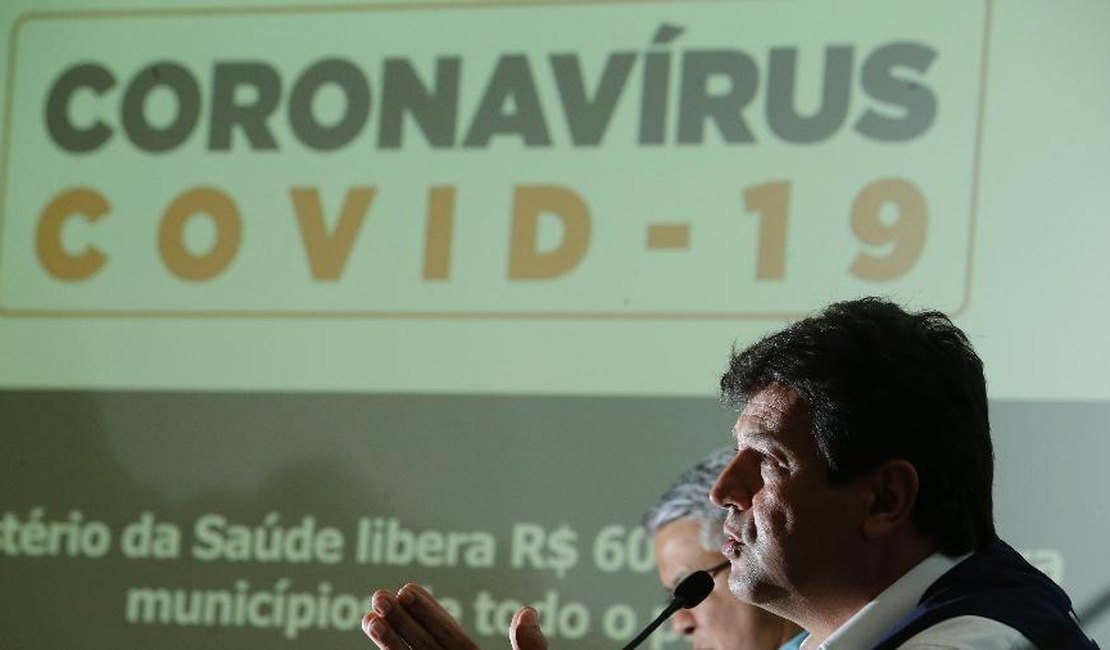Mandetta destoa de Bolsonaro e defende isolamento no Brasil