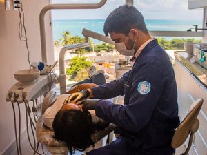 Dentista especializado em estética vai atender em Arapiraca