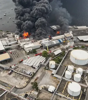 Incêndio atinge fábrica de óleo no Rio de Janeiro